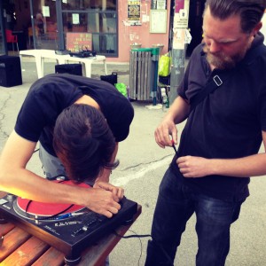 Photo de notre première réparation : une platine récalcitrante