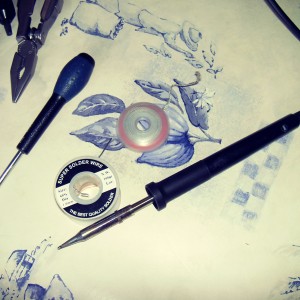 Soudure, tresse à dessouder, fer à souder de Julien